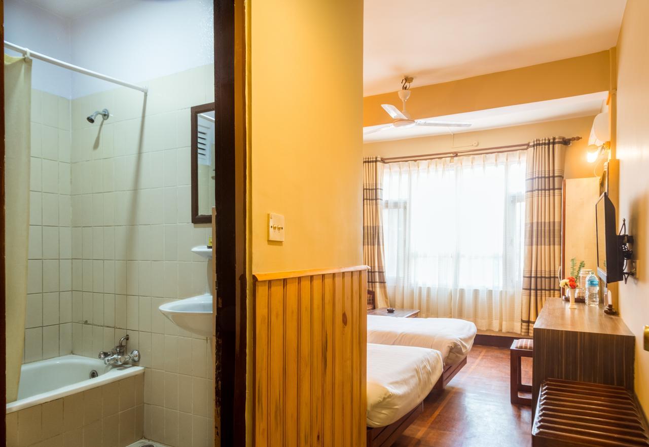 Little Nepal Inn Kathmandu Bagian luar foto